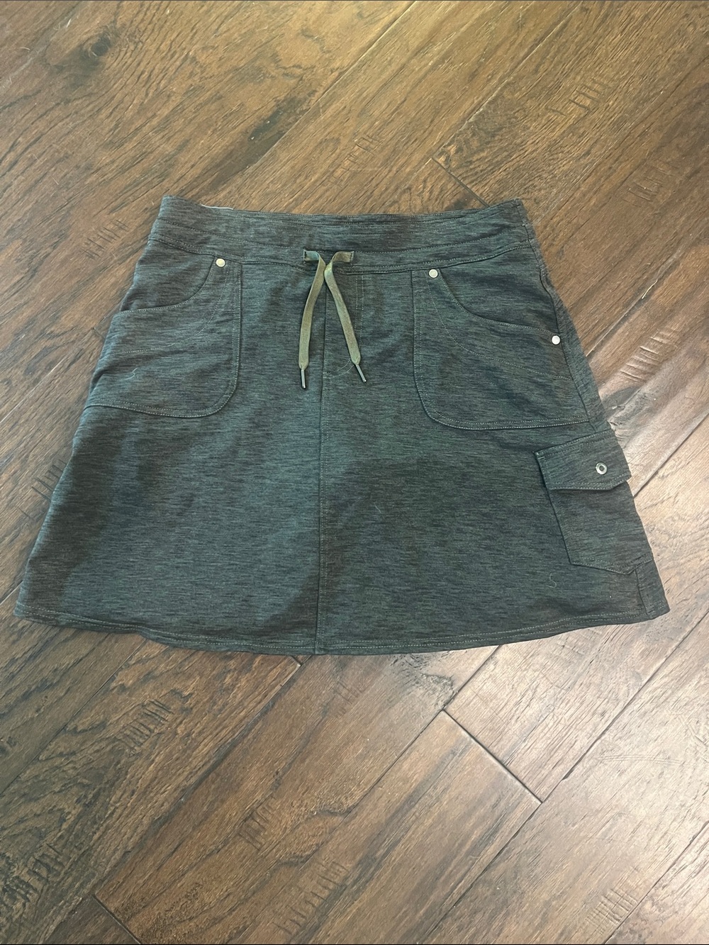Kuhl Mova Heathered Green Cargo Skirt & Hidden Shorts Small EUC